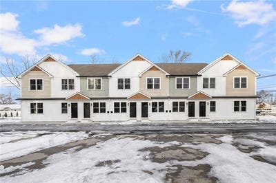 /international/us/2907-post-road-warwick-ri-110106097417/