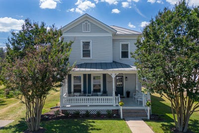 /international/us/2225-chestnut-ave-buena-vista-va-110120487957/