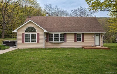 /international/us/164-bloomer-road-lagrangeville-ny-110107695707/