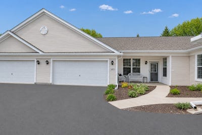 /international/us/14028-palisades-avenue-huntley-il-110108013278/
