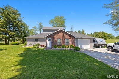 /international/us/5701-marine-road-alhambra-il-110107934973/