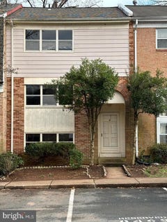 /international/us/8469-ivy-glen-court-manassas-va-110107487279/