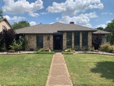 /international/us/1670-glencairn-lane-lewisville-tx-110101217638/
