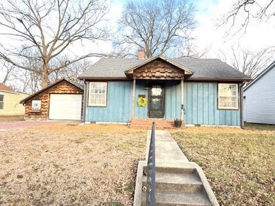 /international/us/824-n-ash-street-nevada-mo-110105755847/