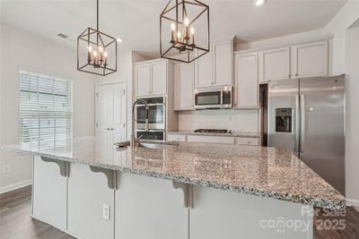 /international/us/5037-patton-drive-cramerton-nc-110100693569/
