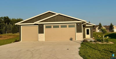 /international/us/1002-s-6th-ave-rock-rapids-ia-110108478404/