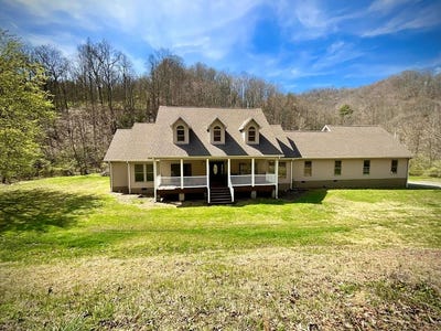 /international/us/1998-broad-bottom-rd-pikeville-ky-110106620442/