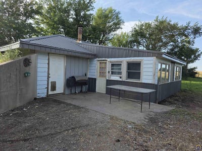 /international/us/17086-114th-rd-hoyt-ks-110108914221/