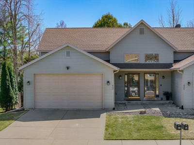 /international/us/433-14th-avenue-baraboo-wi-110107882568/