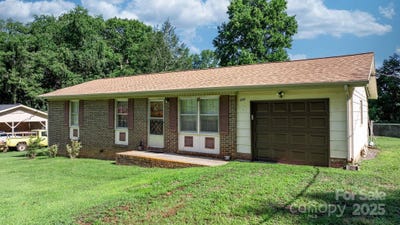 /international/us/202-edgewood-circle-morganton-nc-110100984280/