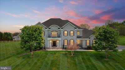 /international/us/16064-waterford-creek-cir-hamilton-va-110107762655/