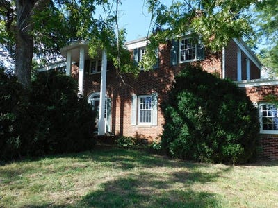 /international/us/838-crymes-road-keysville-va-110102547519/