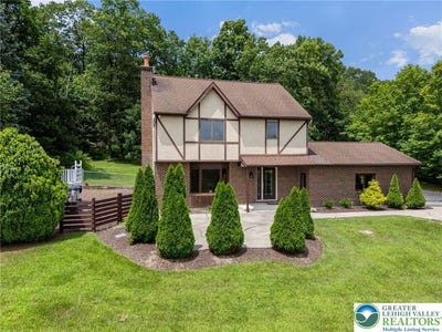 /international/us/6265-venture-court-slatington-pa-110100776878/