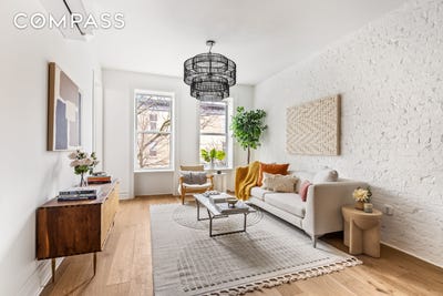 /international/us/744-park-place-brooklyn-ny-110102175400/
