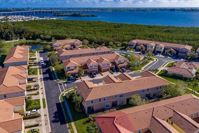 /international/us/323-versailles-lane-vero-beach-fl-110105800594/