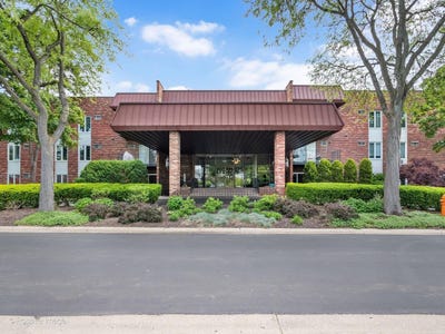 /international/us/1121-w-ogden-avenue-naperville-il-110108229303/