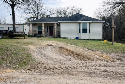 /international/us/17804-county-road-2509-eustace-tx-110108021977/
