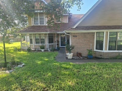 /international/us/225-linney-lane-beeville-tx-110108769795/