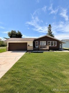 /international/us/780-white-avenue-ishpeming-mi-110108574683/