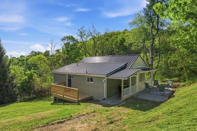 /international/us/518-pine-alley-pulaski-va-110107785793/