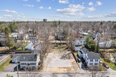 /international/us/23-noble-street-brunswick-me-110104904036/