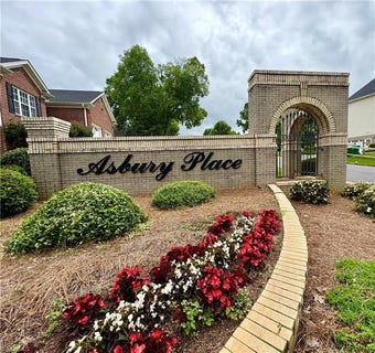/international/us/110-asbury-place-court-clemmons-nc-110099888986/