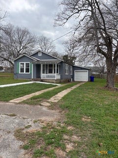 /international/us/308-poth-street-yoakum-tx-110106933695/