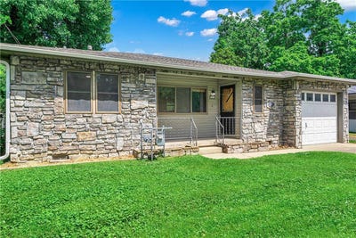 /international/us/1414-s-west-avenue-fayetteville-ar-110108906254/