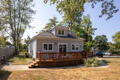 /international/us/7370-n-north-shore-drive-south-haven-mi-110098062490/