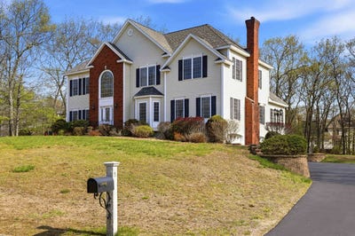 /international/us/5-duston-road-windham-nh-110107989426/