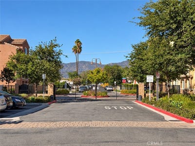 /international/us/726-banyan-pomona-ca-110120512908/