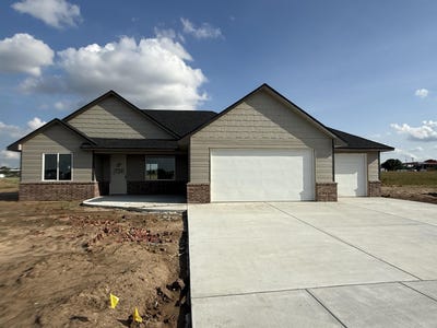 /international/us/866-n-main-goddard-ks-110107539417/