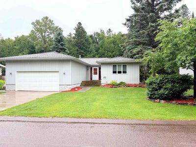 /international/us/1009-9th-houghton-mi-110100980220/