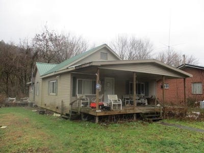 /international/us/131-old-dwale-school-rd-dwale-ky-110104031751/