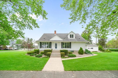 /international/us/200-n-liberty-street-leland-il-110107722854/