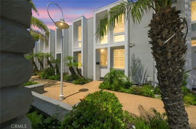 /international/us/4001-aladdin-huntington-beach-ca-110107394427/