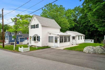 /international/us/8-maplewood-avenue-goffstown-nh-110108491526/