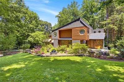 /international/us/5966-island-view-drive-buford-ga-110108447291/