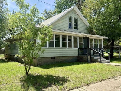 /international/us/611-filmore-street-clarksville-ar-110107395384/