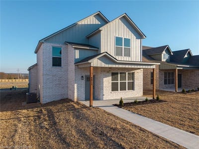 /international/us/6811-fir-st-fort-smith-ar-110107797138/