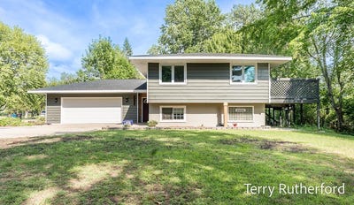 /international/us/17802-170th-avenue-spring-lake-mi-110101529463/