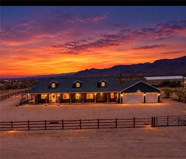/international/us/3465-w-mcconnico-rd-golden-valley-az-110120487918/