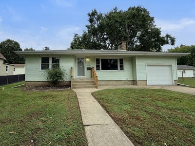 /international/us/408-s-prairie-street-lacon-il-110120583681/