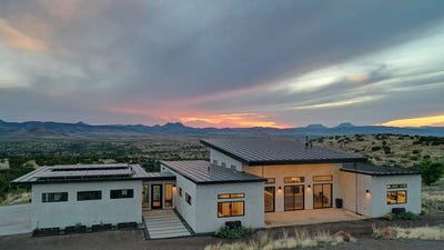 /international/us/28-scenic-ridge-drive-s-alpine-tx-110107549094/