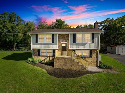 /international/us/325-mulberry-drive-christiansburg-va-110108109219/
