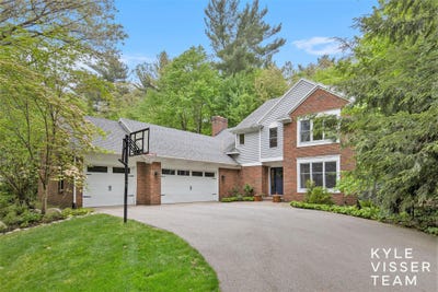 /international/us/3223-riverwoods-drive-ne-rockford-mi-110100131732/