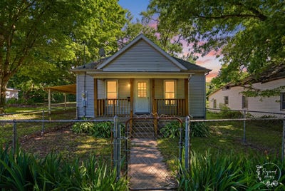 /international/us/714-w-s-9th-street-shelbyville-il-110108539338/