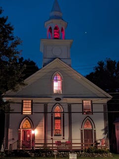 /international/us/83-main-street-phillips-me-110107401567/