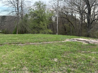 /international/us/661-grand-avenue-beattyville-ky-110098433263/