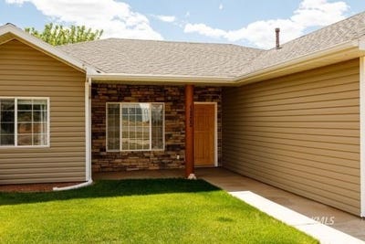 /international/us/4860-e-boulder-bluff-blvd-kanab-ut-110107761230/